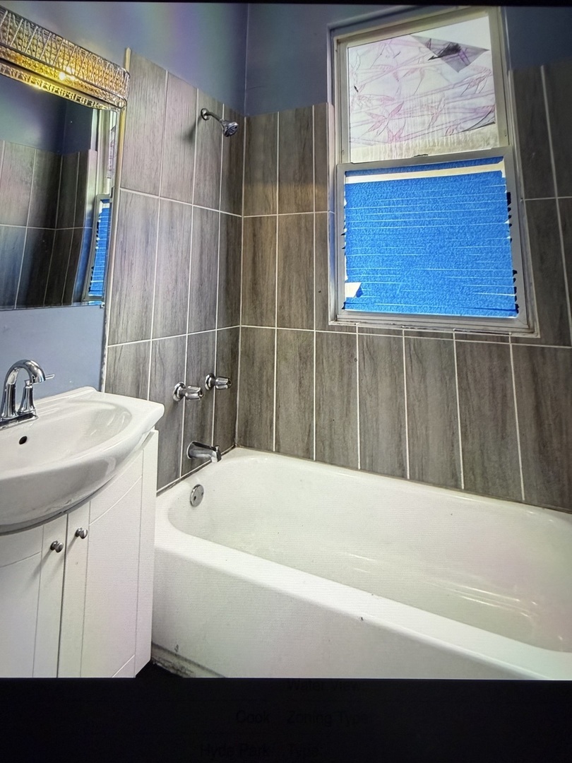 5943 South Indiana Avenue, Unit 3 Chicago, IL 60637 - Photo 3 of 10