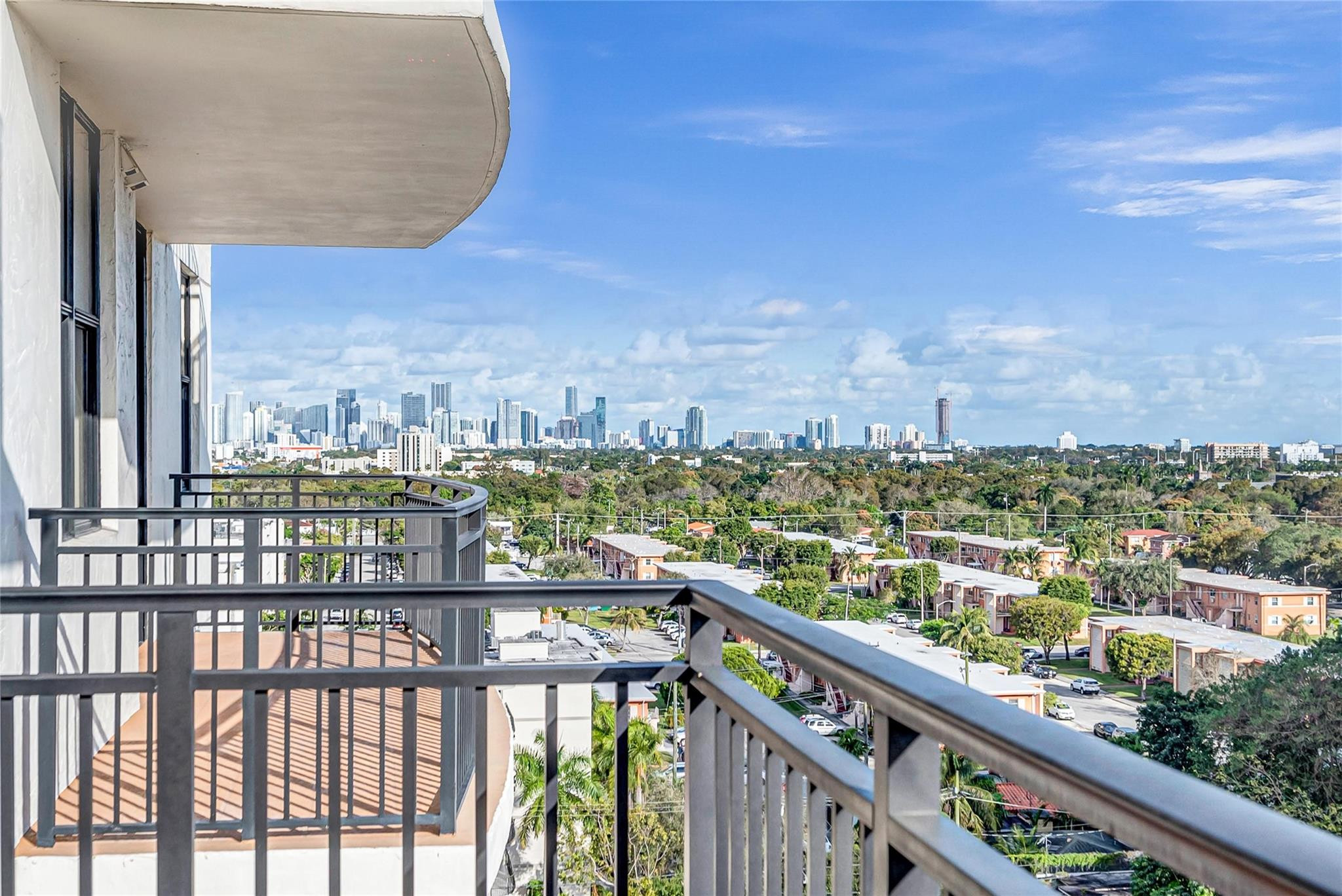 888 Douglas Road, Unit 906 Coral Gables, FL 33134 - Photo 21 of 41 Photo 21
