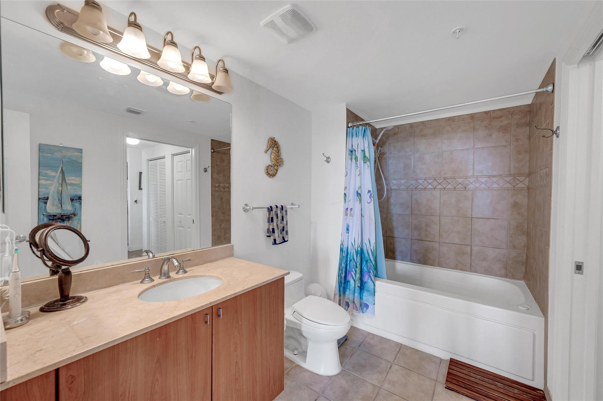 888 Douglas Road, Unit 906 Coral Gables, FL 33134 - Photo 6 of 41 Photo 6
