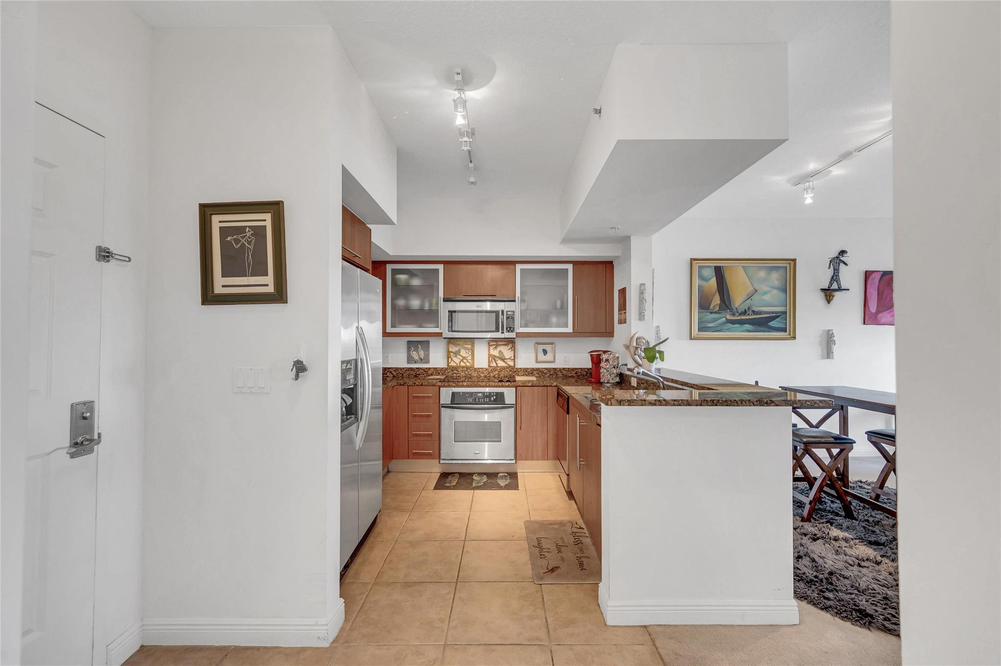 888 Douglas Road, Unit 906 Coral Gables, FL 33134 - Photo 10 of 41 Photo 10