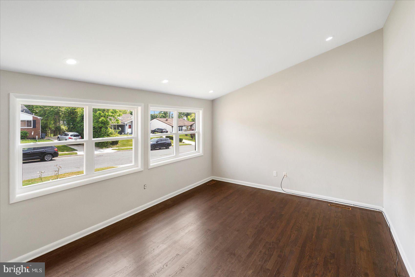 7417 Ricksway Road Pikesville, MD 21208 - Photo 11 of 26 Living room