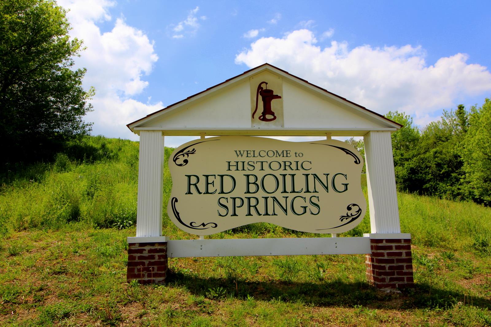 816 R B Highway Red Boiling Springs, TN 37150 - Photo 29 of 30 a sign on the side of the road