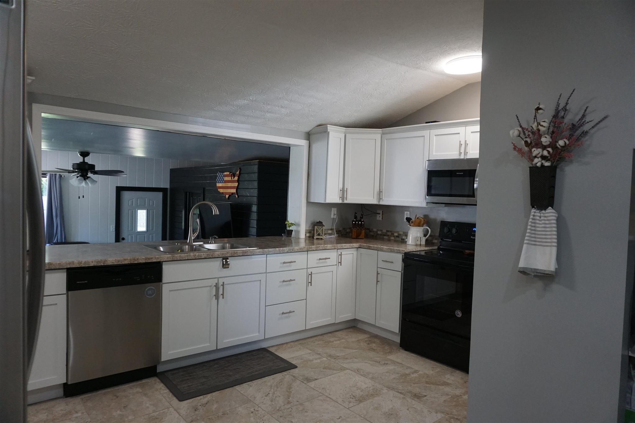 406 Jefferson Road Mulberry, IN 46058 - Photo 6 of 20 Gallery Image 6
