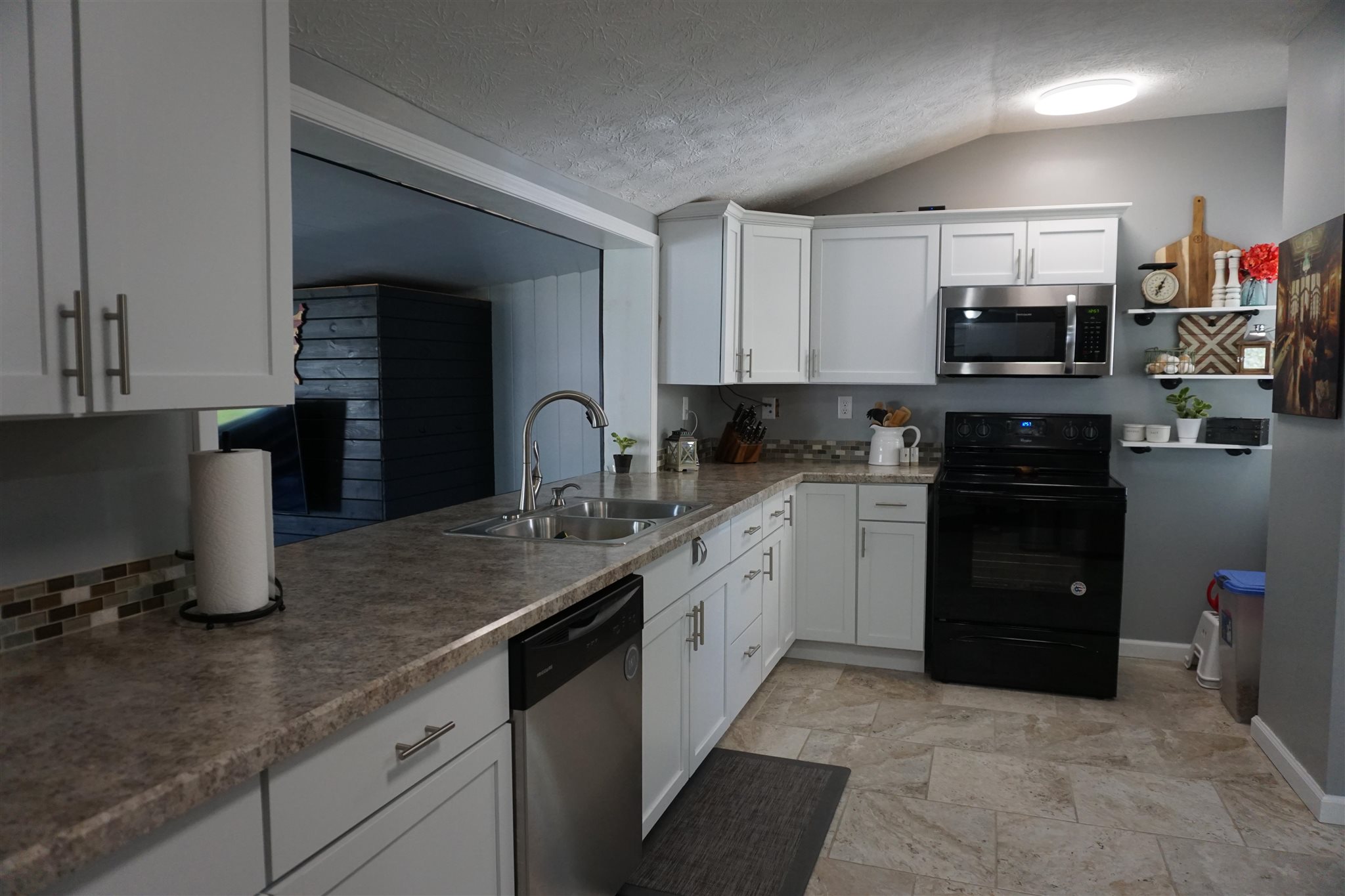 406 Jefferson Road Mulberry, IN 46058 - Photo 7 of 20 Gallery Image 7