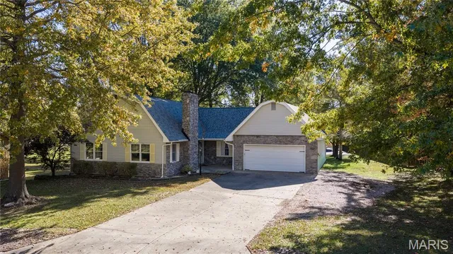 $305,000 | 2005 Otto Drive, Jackson, MO 63755