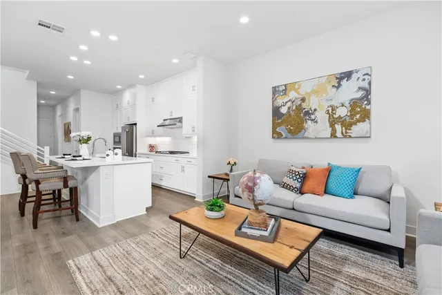 $1,428,000 | 121 Novel, Irvine, CA 92618