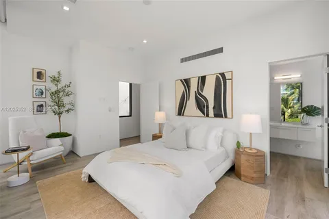 $2,499,000 | 1525 Bay Road, Miami Beach, FL 33139