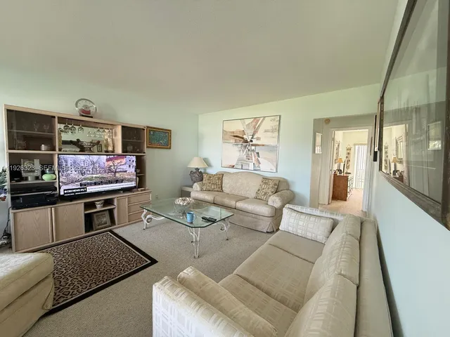 $2,000 | 90 Easthampton D, Unit 90, West Palm Beach, FL 33417