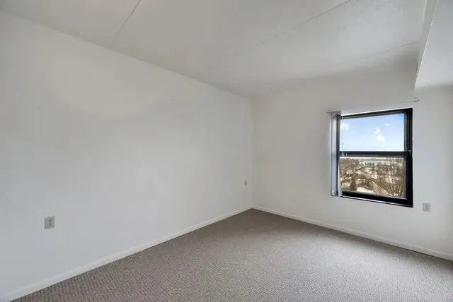 $910 | 180 Colony Drive South, Saginaw, MI 48638