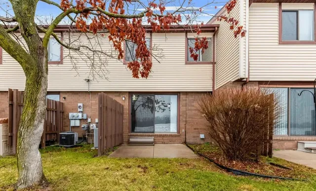 $910 | 180 Colony Drive South, Saginaw, MI 48638