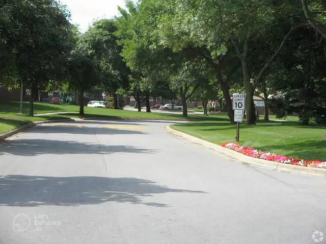 $910 | 180 Colony Drive South, Saginaw, MI 48638