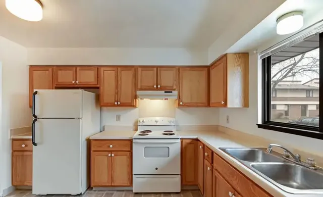 $910 | 180 Colony Drive South, Saginaw, MI 48638