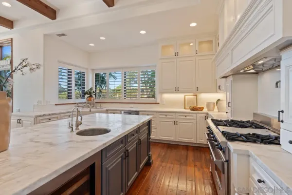 $8,699,000 | 8080 La Jolla Scenic Drive North, La Jolla, CA 92037