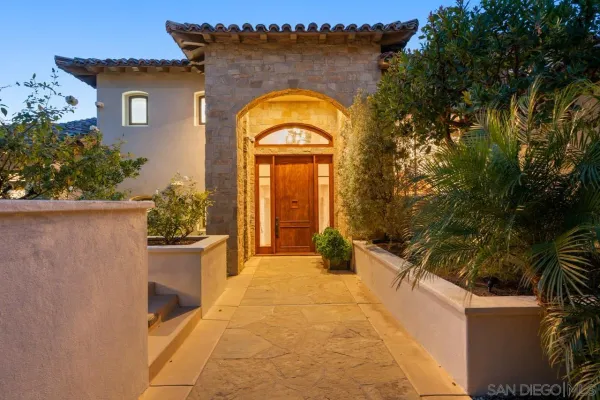 $8,699,000 | 8080 La Jolla Scenic Drive North, La Jolla, CA 92037