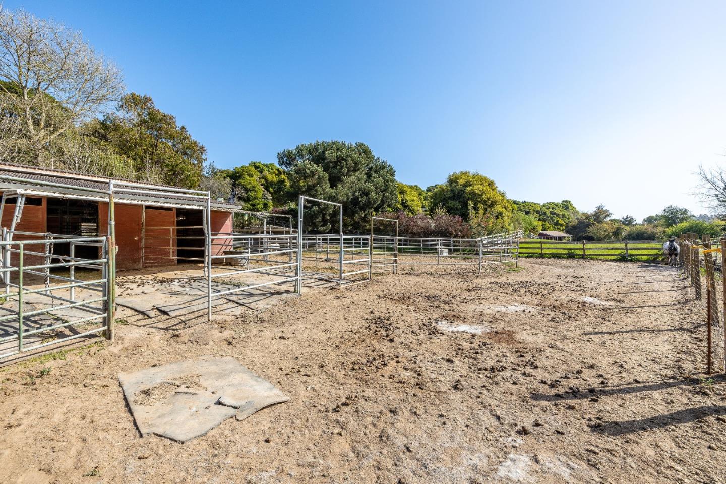 18062 Pesante Road Salinas, CA 93907 - Photo 33 of 44 Gallery Image 33