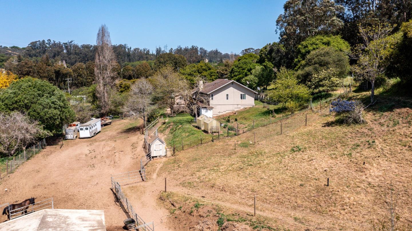 18062 Pesante Road Salinas, CA 93907 - Photo 36 of 44 Gallery Image 36