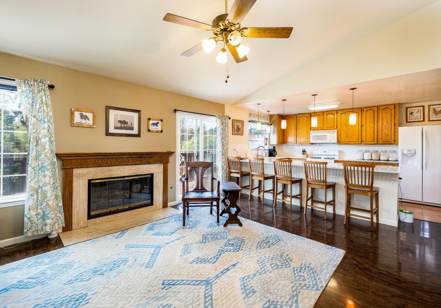 18062 Pesante Road Salinas, CA 93907 - Photo 4 of 44 Gallery Image 4