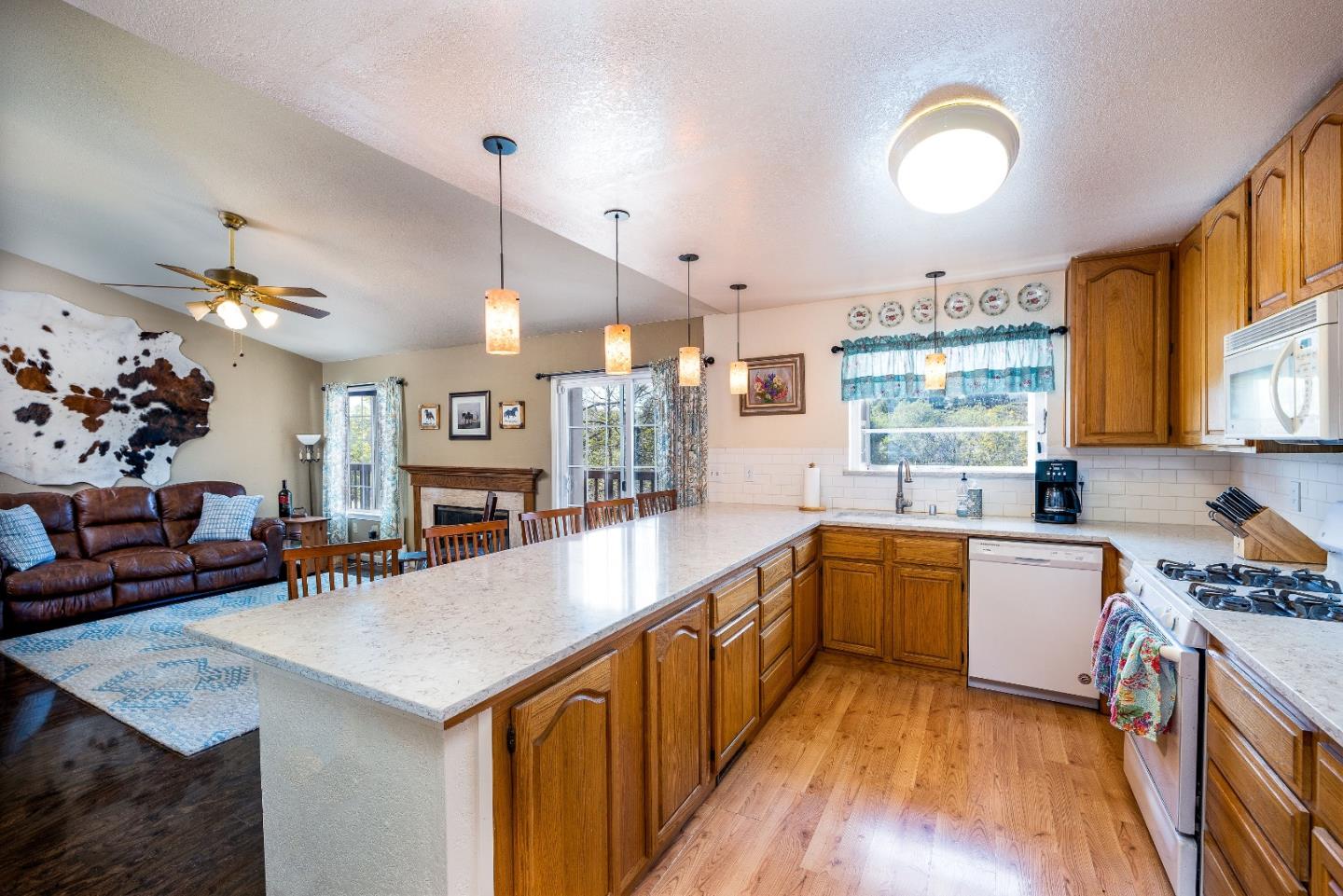 18062 Pesante Road Salinas, CA 93907 - Photo 6 of 44 Gallery Image 6