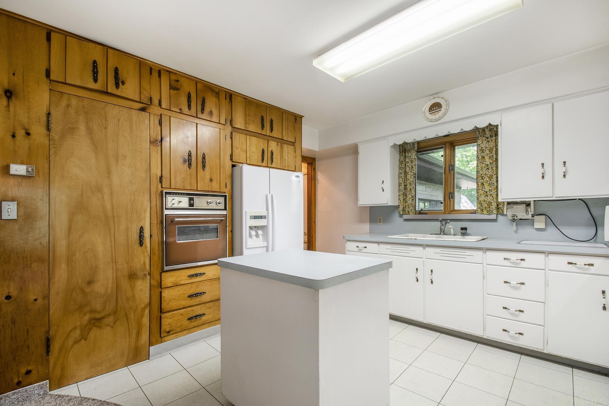 62650 Oak Road South Bend, IN 46614 - Photo 11 of 36 Gallery Image 11