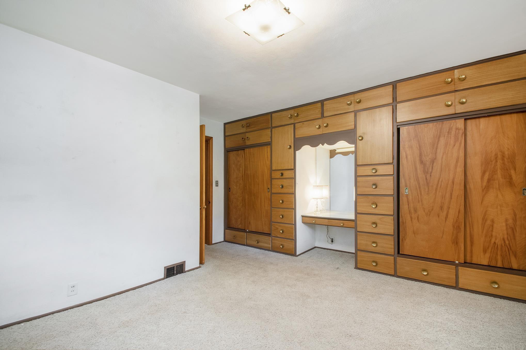 62650 Oak Road South Bend, IN 46614 - Photo 17 of 36 Gallery Image 17