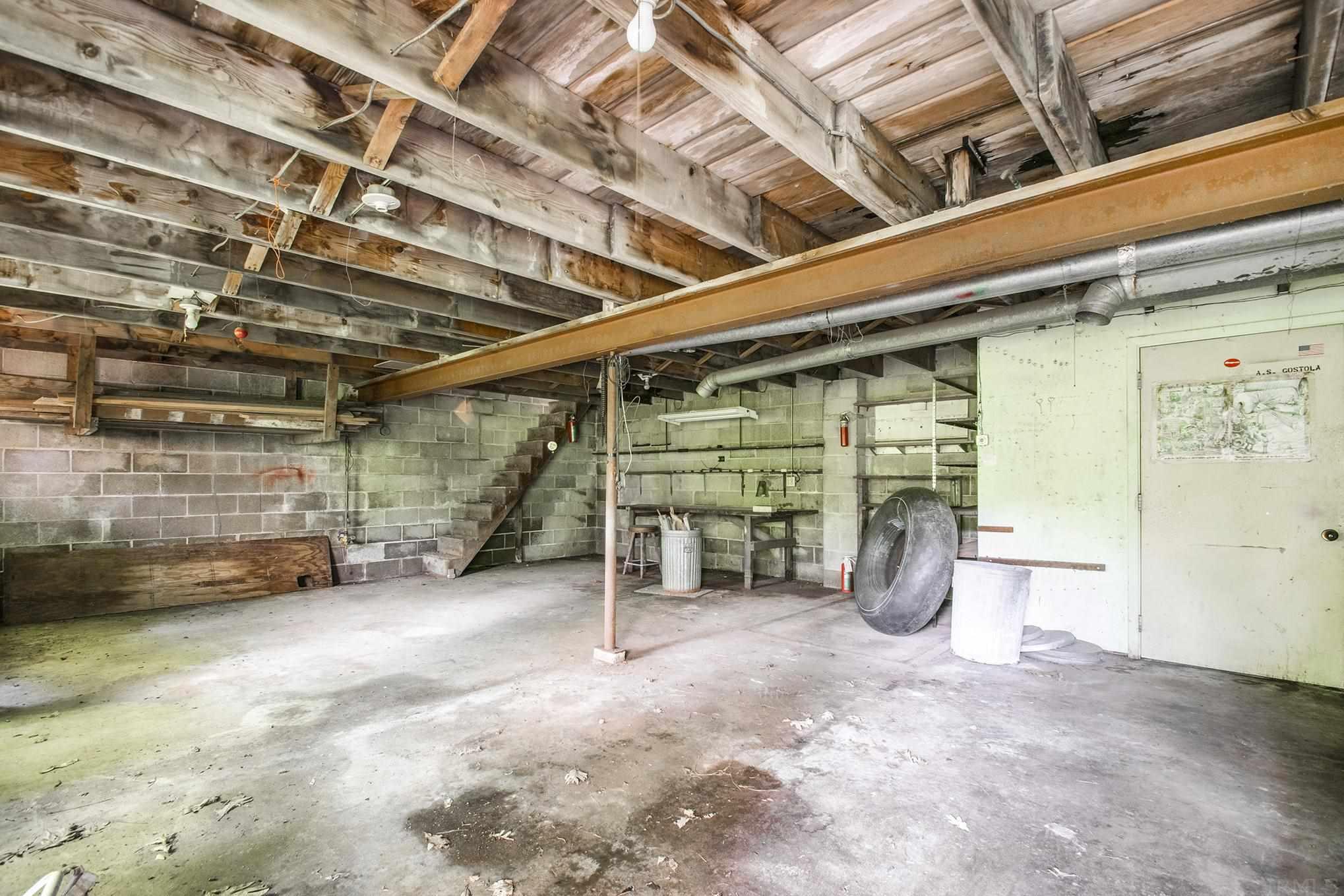 62650 Oak Road South Bend, IN 46614 - Photo 24 of 36 Gallery Image 24