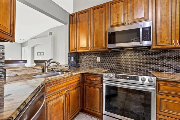 $2,300 | 12026 Cedarfield Drive, Riverview, FL 33579