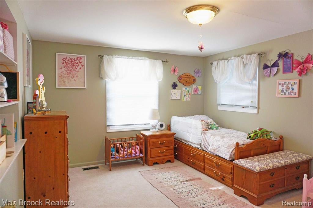 35718 Johnstown Road Farmington Hills, MI 48335 - Photo 19 of 31