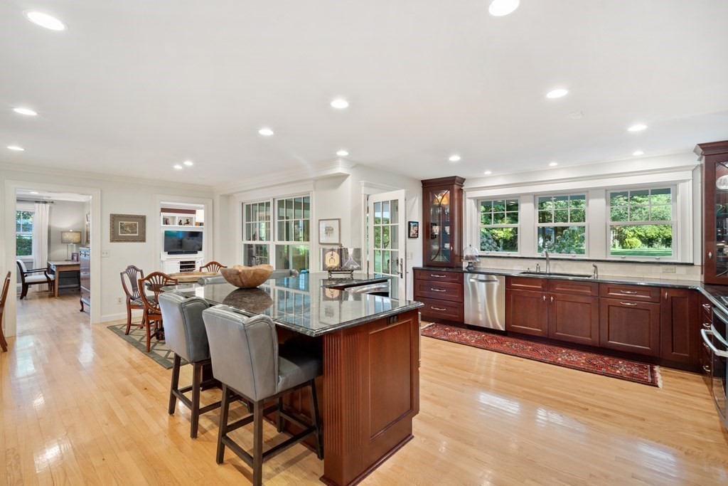 33 Allen Road Longmeadow, MA 01106 - Photo 6 of 40 Gallery Image 6