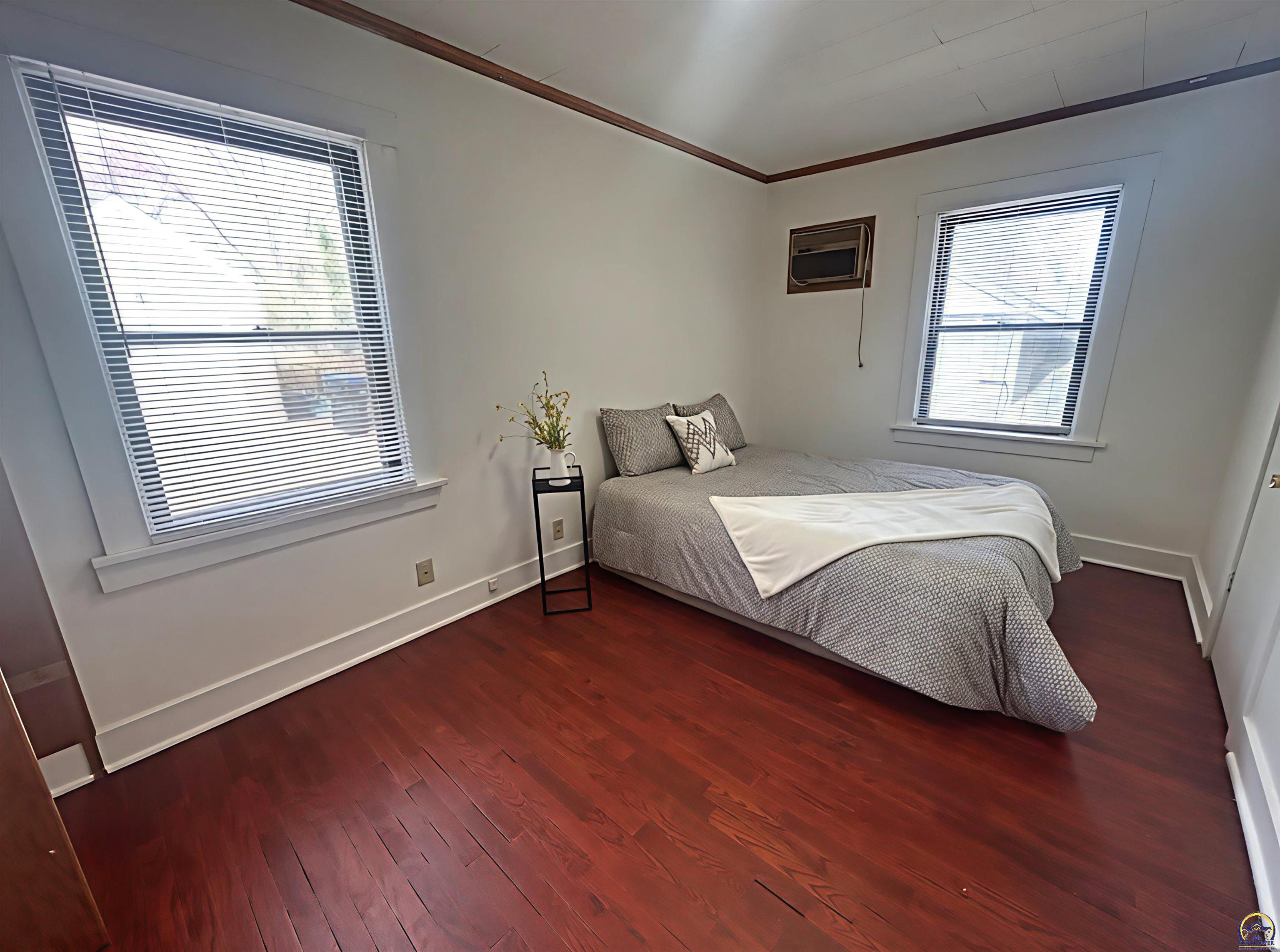 3720 Southwest 9th Street Topeka, KS 66606 - Photo 11 of 25