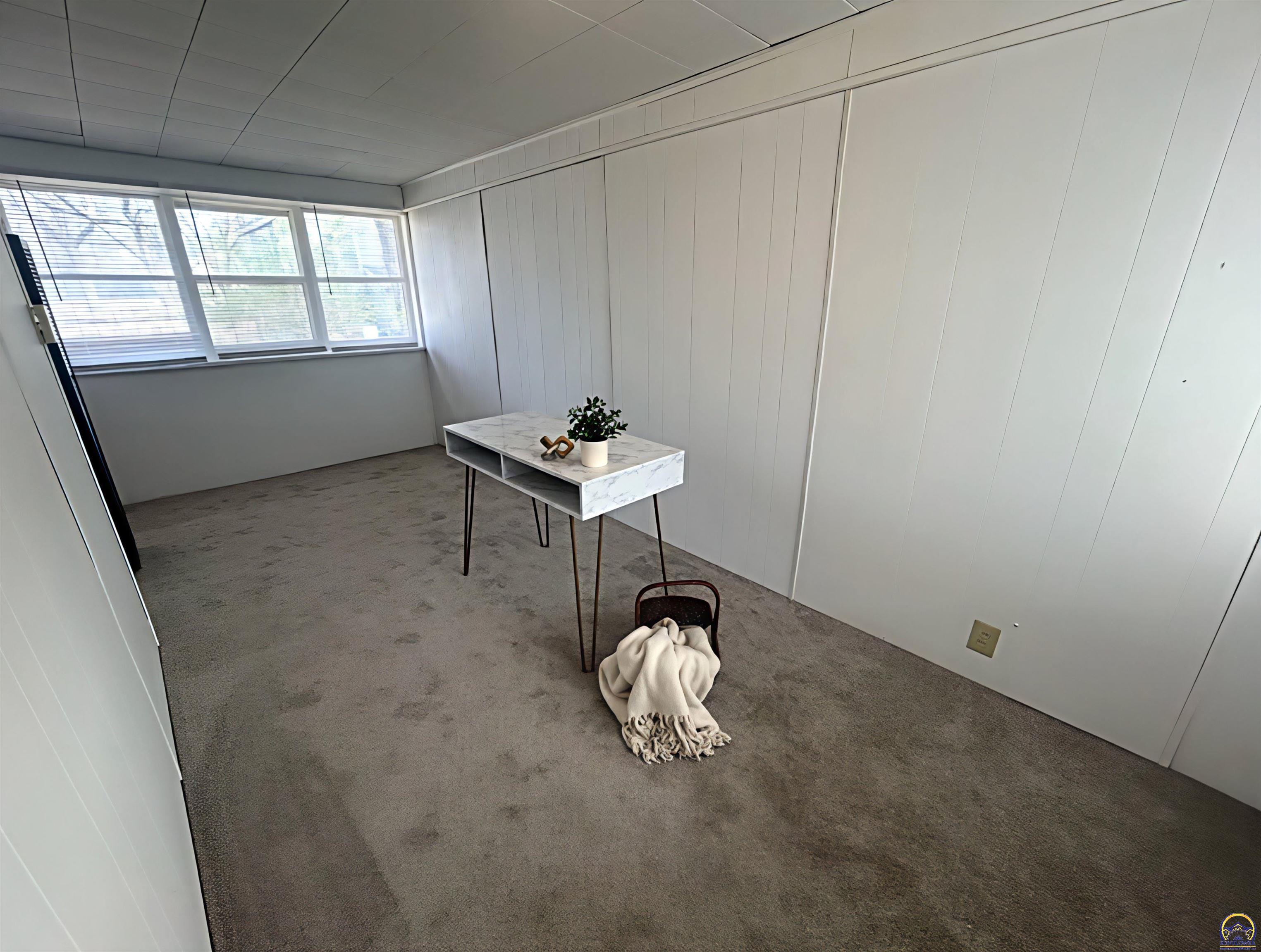 3720 Southwest 9th Street Topeka, KS 66606 - Photo 15 of 25