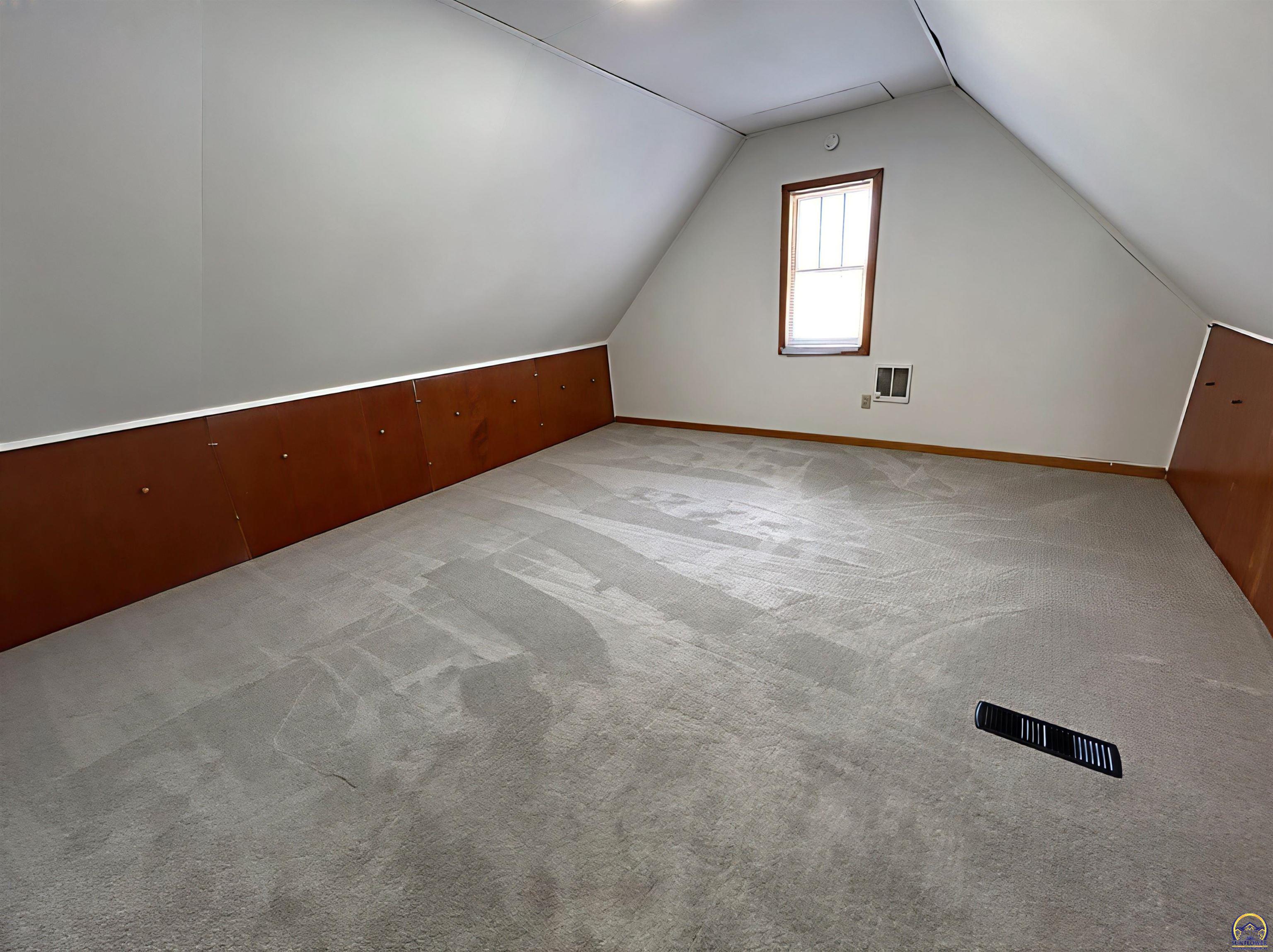 3720 Southwest 9th Street Topeka, KS 66606 - Photo 20 of 25