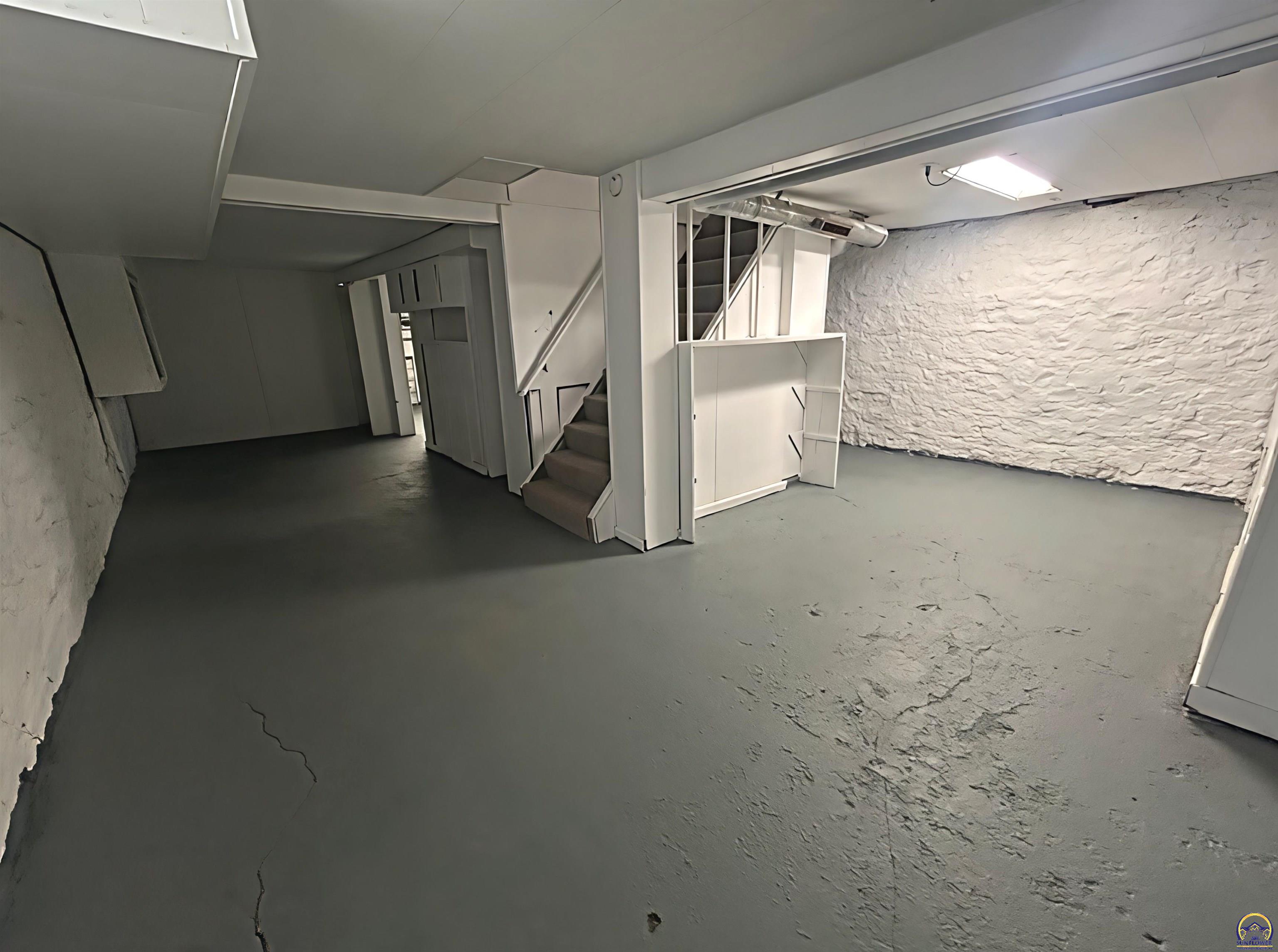 3720 Southwest 9th Street Topeka, KS 66606 - Photo 22 of 25