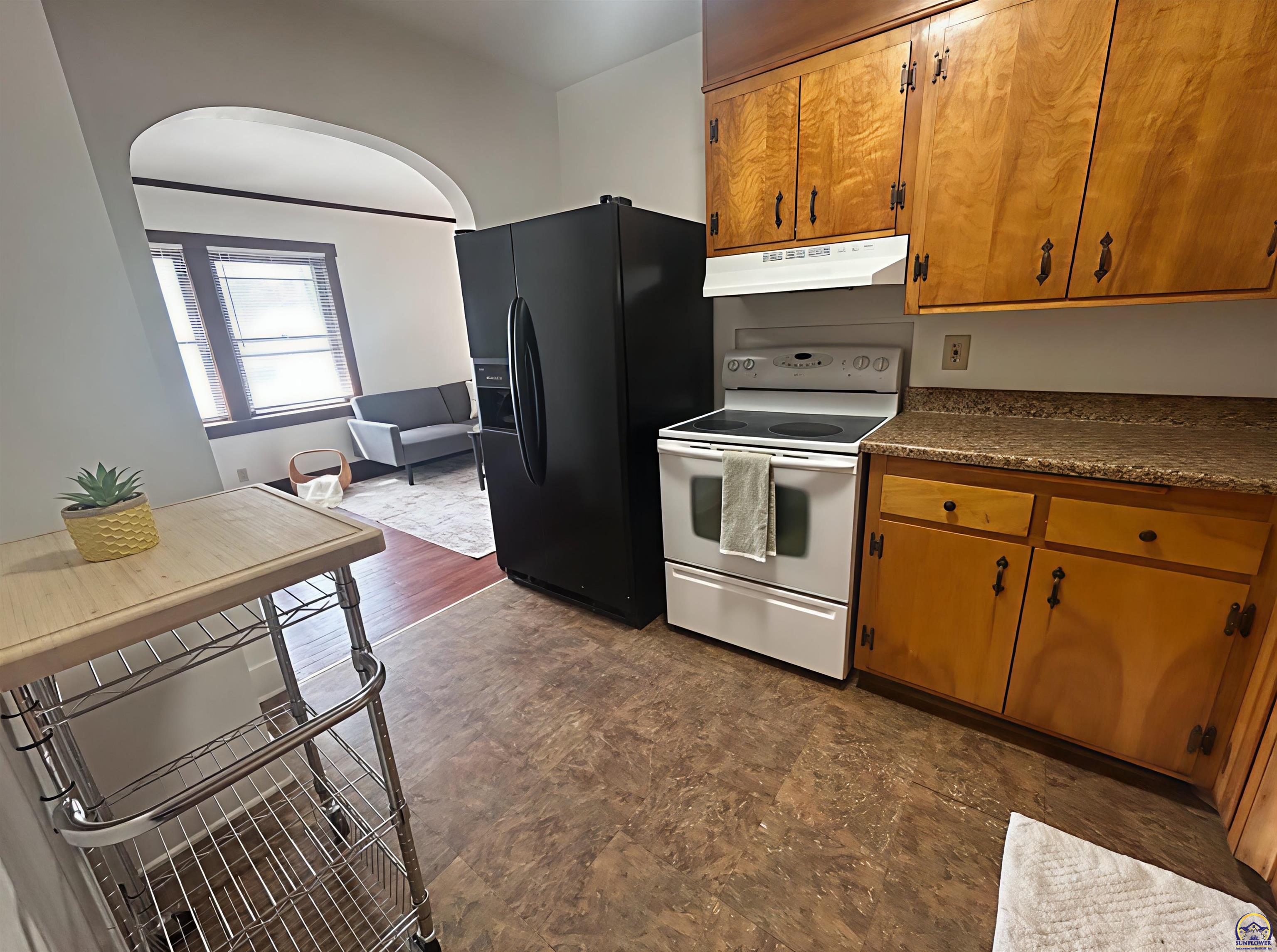 3720 Southwest 9th Street Topeka, KS 66606 - Photo 7 of 25