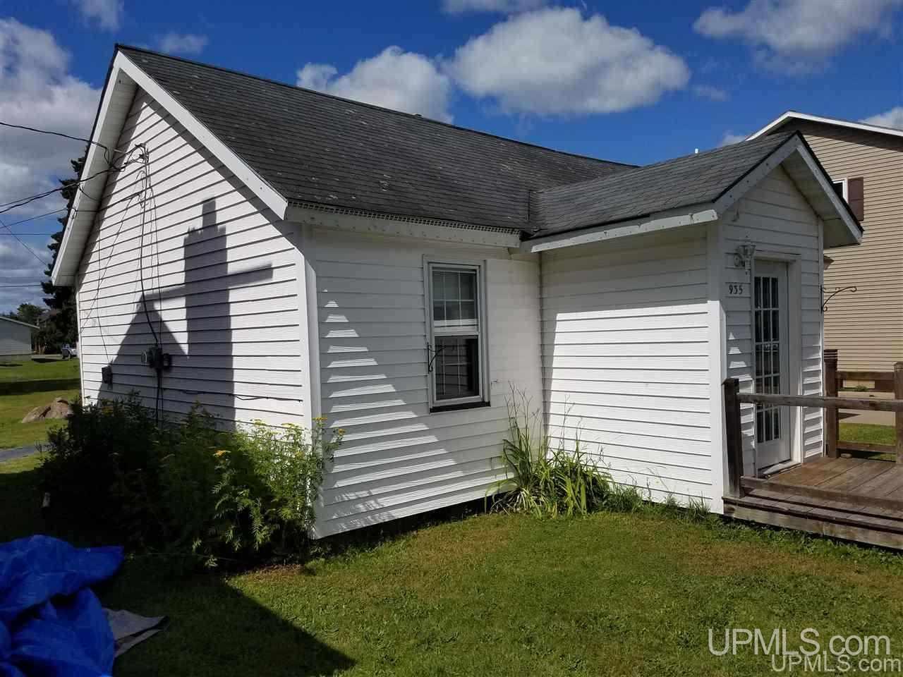 935 Cottage Street Ishpeming, MI 49849 - Photo 2 of 22 Gallery Image 2