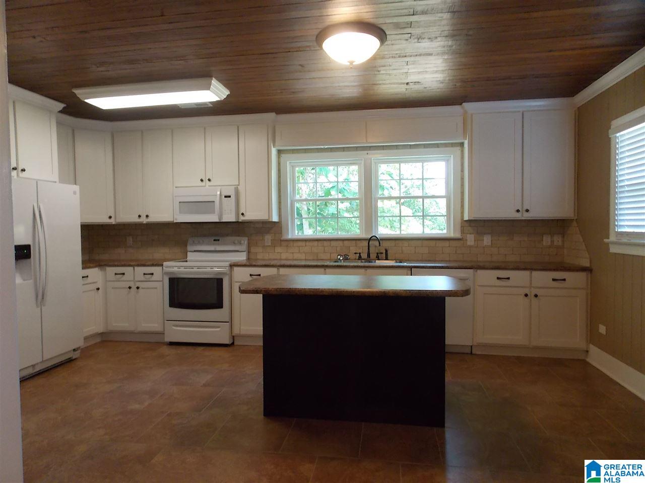 517 2nd Street South Oneonta, AL 35121 - Photo 9 of 30