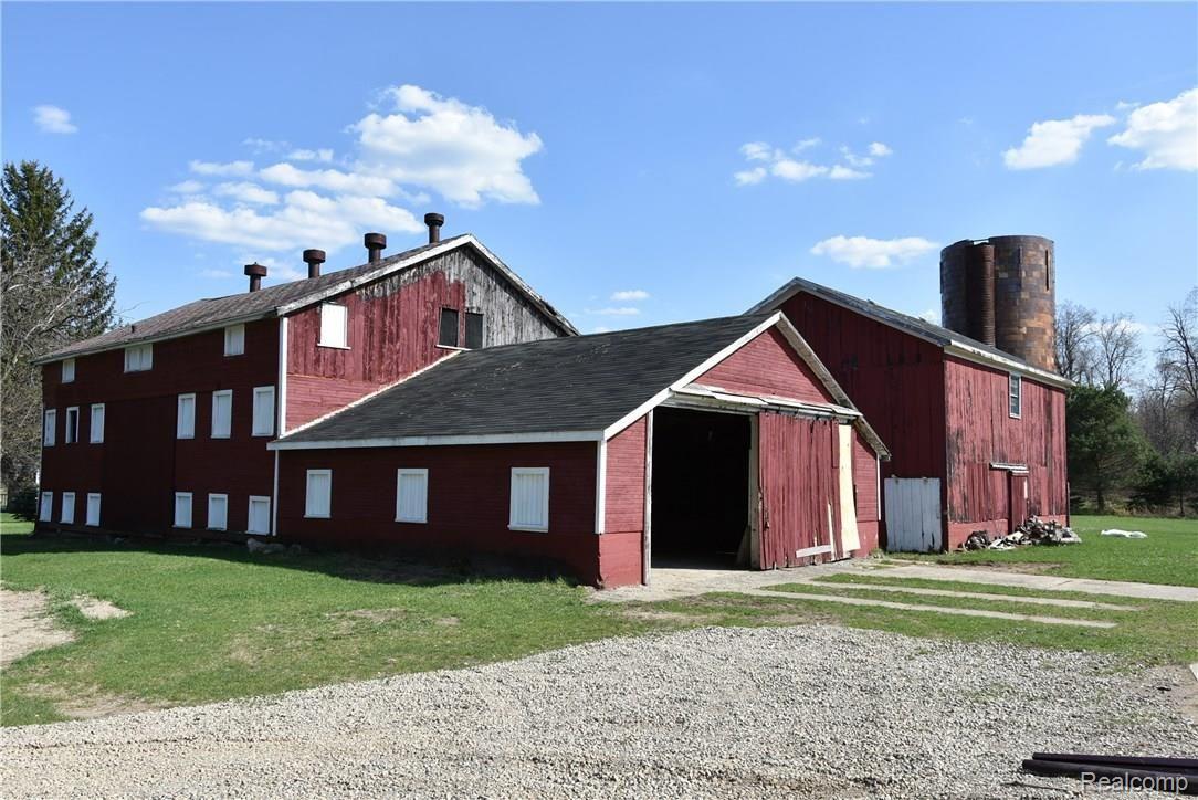 2341 Sullivan Road Oxford, MI 48371 - Photo 65 of 71 2341 Sullivan (209).JPG