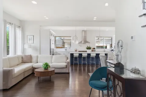 $1,400,000 | 1606 10th Avenue North, Nashville, TN 37208