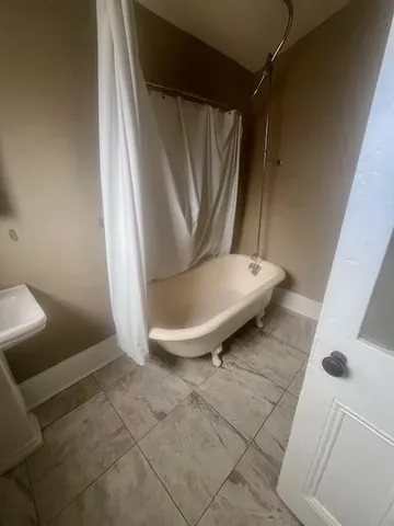 $1,600 | 2501 Burgundy Street, New Orleans, LA 70117