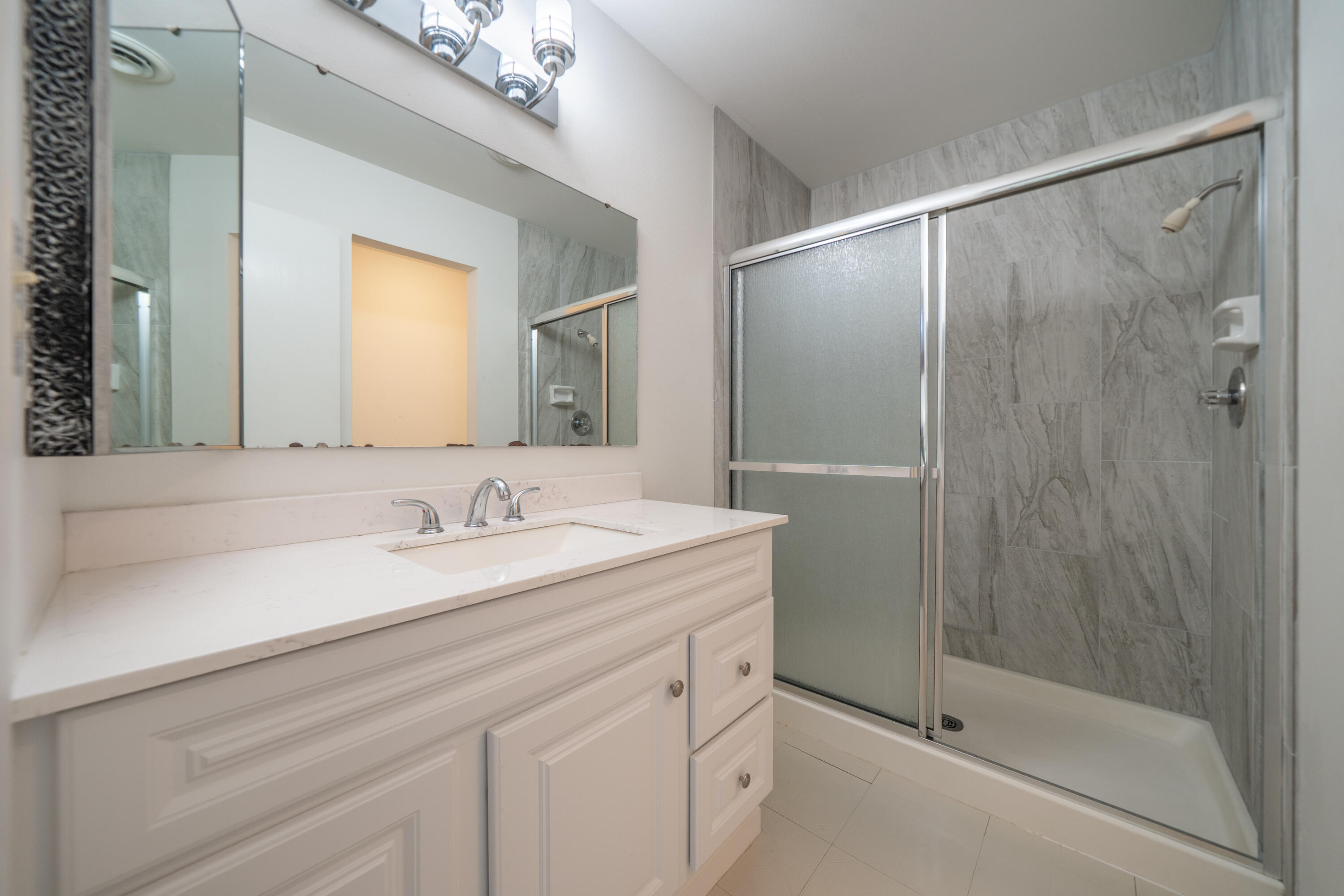 1930 Bechelli Lane Redding, CA 96002 - Photo 28 of 38 Owner's En Suite