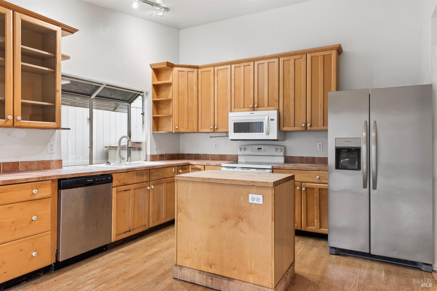 2314 Gads Hill Court Santa Rosa, CA 95401 - Photo 15 of 37 Kitchen