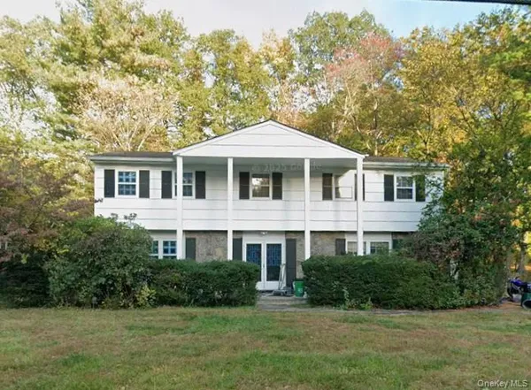 $950,000 | 6 Balmoral Drive, Spring Valley, NY 10977