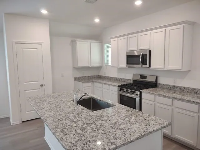 $1,795 | 1420 Cantabria Court, Conroe, TX 77301