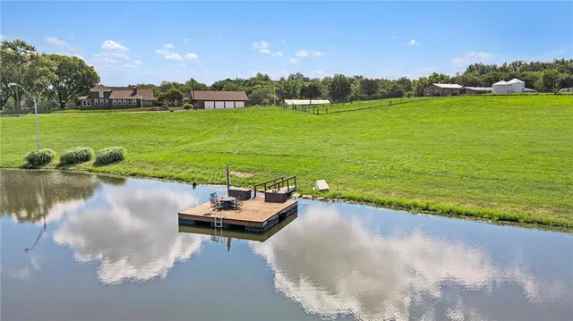 $1,400,000 | 16695 B Highway, Smithville, MO 64089