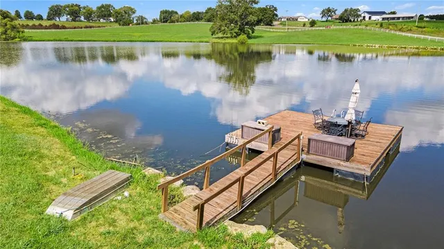 $1,400,000 | 16695 B Highway, Smithville, MO 64089