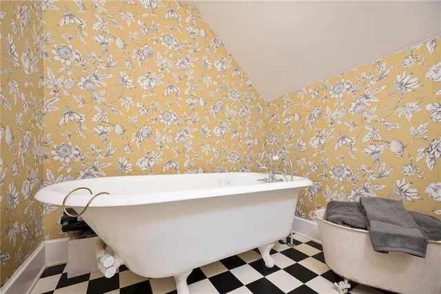 $1,400,000 | 16695 B Highway, Smithville, MO 64089