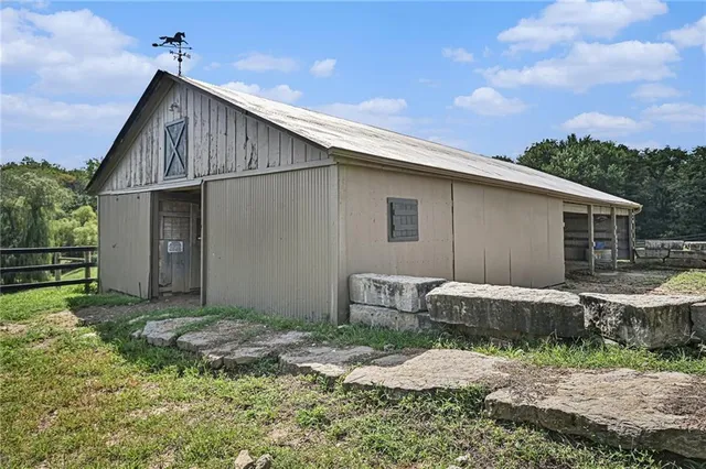 $1,400,000 | 16695 B Highway, Smithville, MO 64089