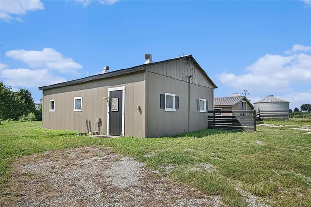 $1,400,000 | 16695 B Highway, Smithville, MO 64089