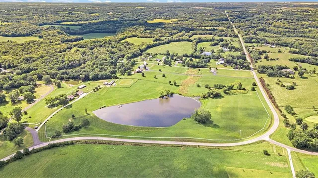$1,400,000 | 16695 B Highway, Smithville, MO 64089