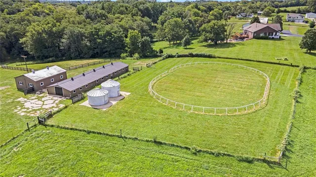 $1,400,000 | 16695 B Highway, Smithville, MO 64089