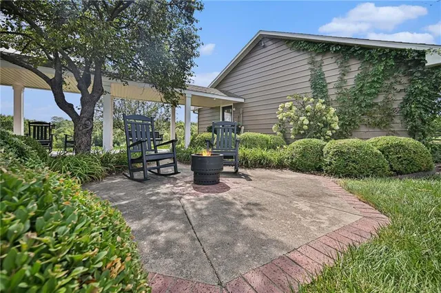 $1,400,000 | 16695 B Highway, Smithville, MO 64089